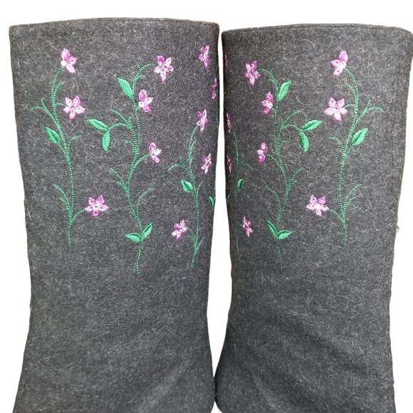 NWOB Charcoal Gray Made In Italy Designer felted wool embroidered flower boots - Picture 7 of 15